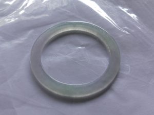 氷翡翠バングル