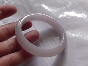 ラベンダー翡翠バングル