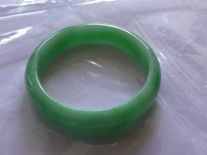 本翡翠バングル