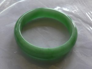 本翡翠バングル