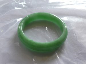 本翡翠バングル
