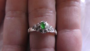 蛍光翡翠ルース