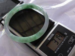 氷翡翠バングル