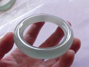 高級氷翡翠プリンセスバングル