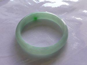 本翡翠バングル