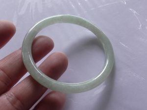翡翠バングル