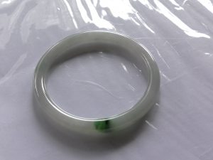 プリンセス翡翠バングル