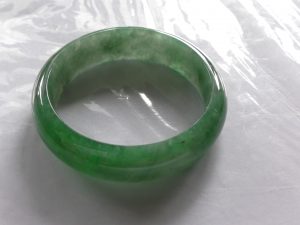 高級翡翠バングル
