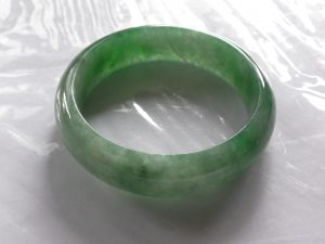 高級翡翠バングル