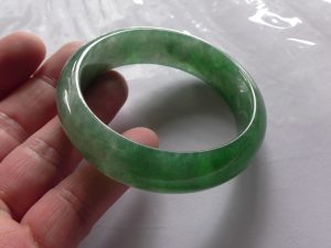 高級翡翠バングル