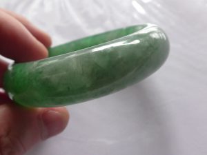 高級翡翠バングル