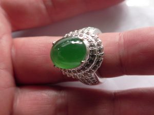 ろうかん翡翠ルース