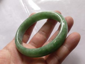 本翡翠バングル