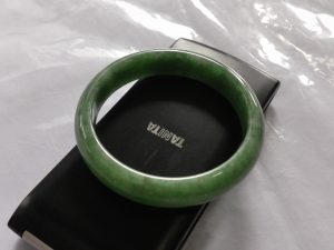 本翡翠バングル