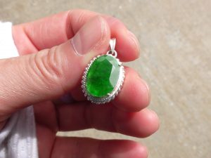 ろうかん翡翠ペンダント