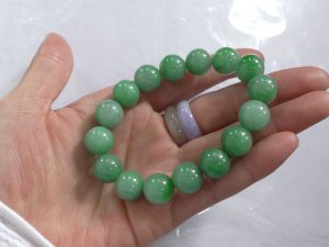 翡翠ビーズブレスレット