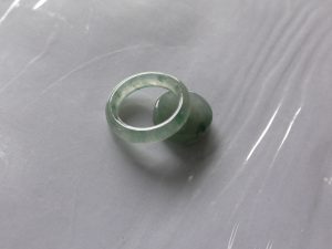 くりぬき氷翡翠リング