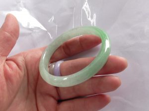 氷翡翠バングル