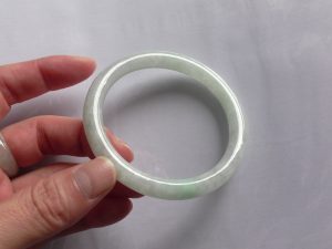 プリンセス翡翠バングル