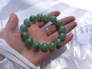 翡翠ビーズブレスレット
