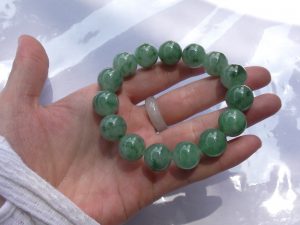 翡翠ビーズブレスレット