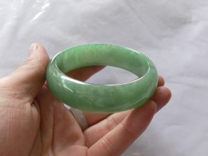 高級翡翠バングル