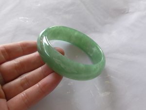 高級翡翠バングル