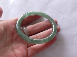 プリンセス翡翠バングル