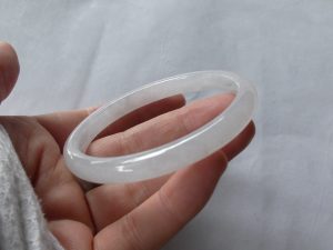 氷翡翠バングル
