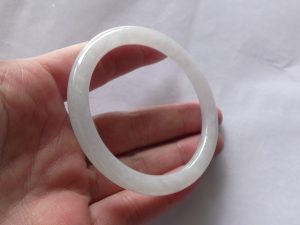 プリンセス翡翠バングル
