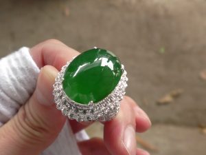 高級ろうかん翡翠ルース