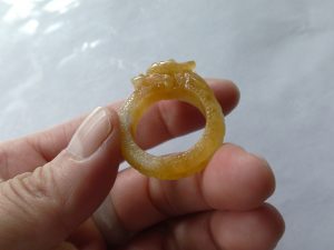 黄翡翠カービングリング
