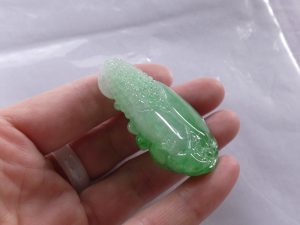翡翠カービング