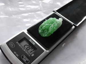 翡翠カービング