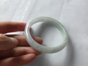 ラベンダー翡翠バングル