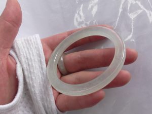 氷翡翠バングル