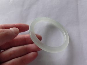 氷翡翠バングル