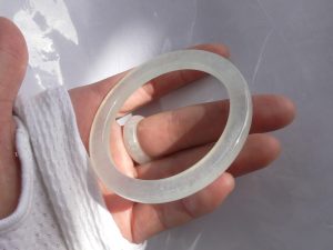 氷翡翠バングル