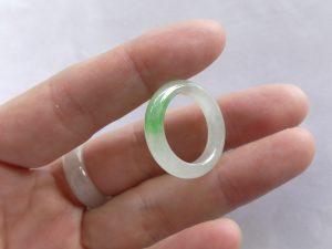 氷翡翠くりぬきリング