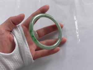 プリンセス翡翠バングル
