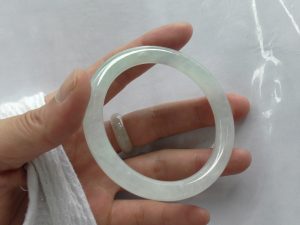 氷翡翠プリンセスバングル