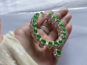 ろうかん翡翠ネックレス