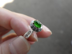 格安ろうかん翡翠ルース　ぴかいち