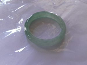 氷翡翠バングル