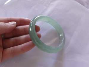 氷翡翠バングル