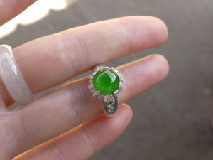 高級ろうかん翡翠ルース　正統派美人