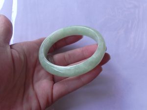 本翡翠バングル