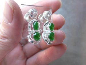 ろうかん翡翠ピアス