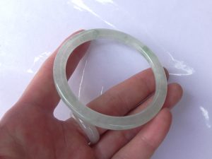 氷翡翠プリンセスバングル
