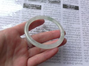 氷翡翠プリンセスバングル